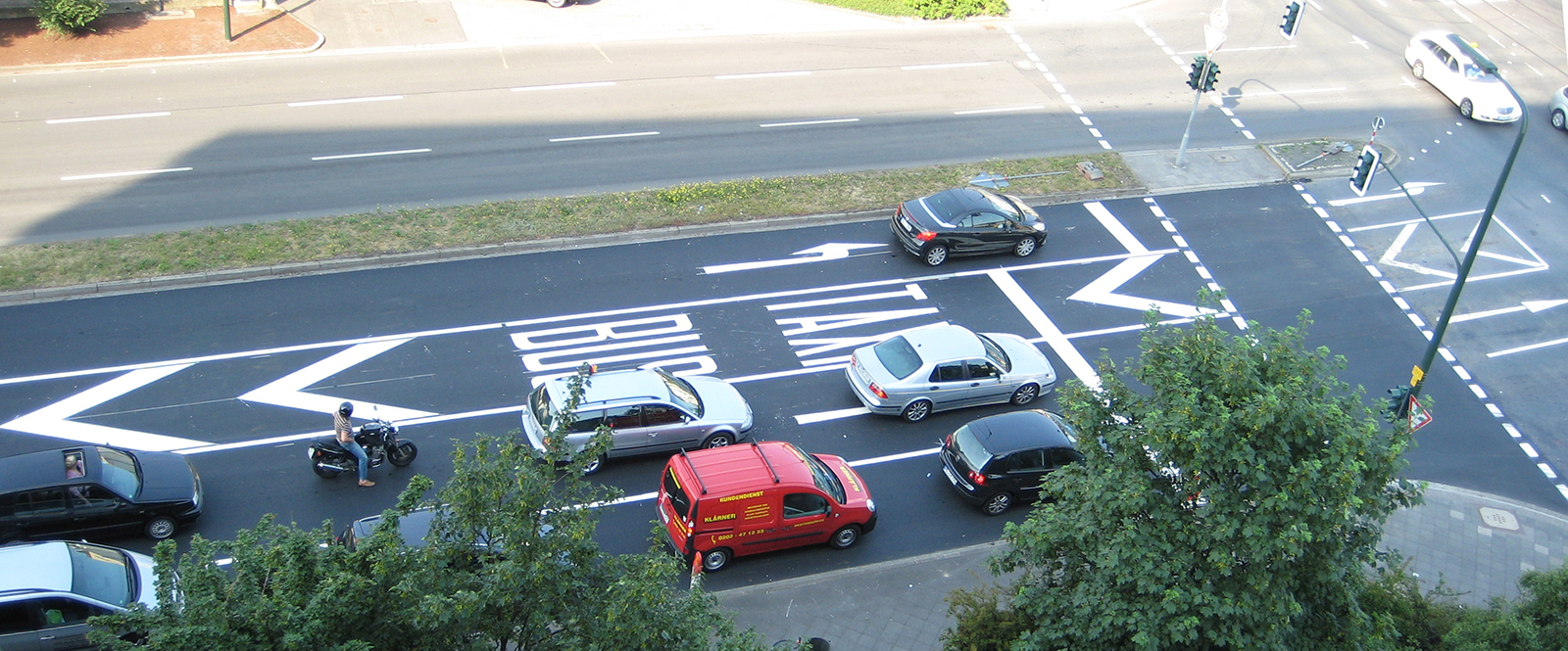 Verkehrsflächen-Markierungen